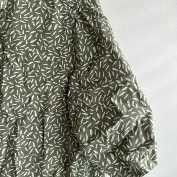 Green Button-down Short Sleeve Shirt - Picture 4 of 5